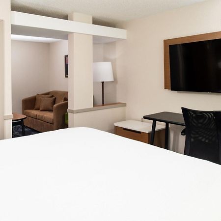 Fairfield Inn & Suites Greensboro Wendover Екстер'єр фото