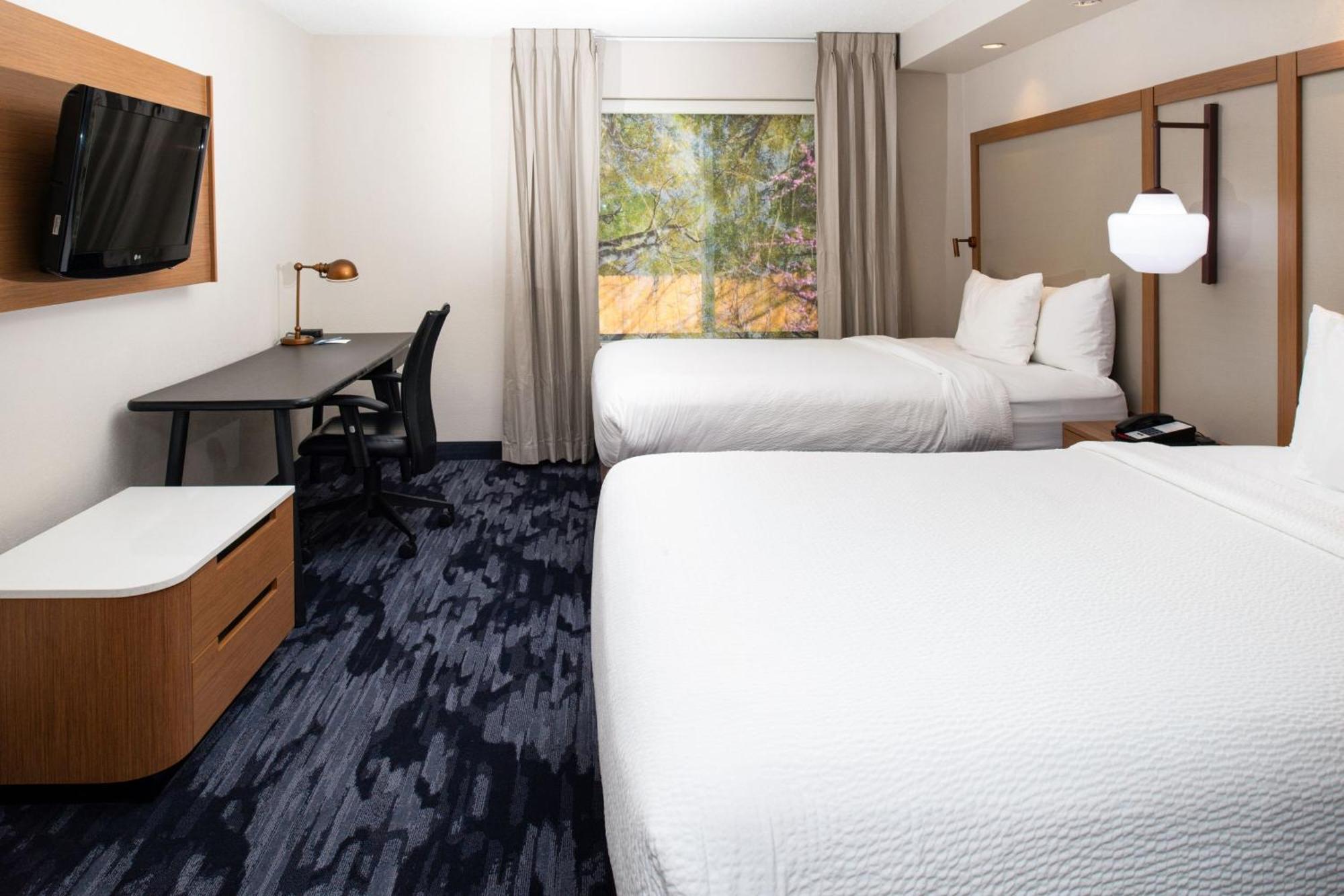 Fairfield Inn & Suites Greensboro Wendover Екстер'єр фото