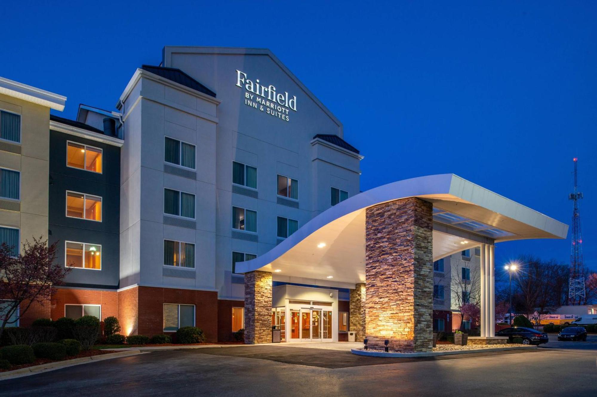 Fairfield Inn & Suites Greensboro Wendover Екстер'єр фото