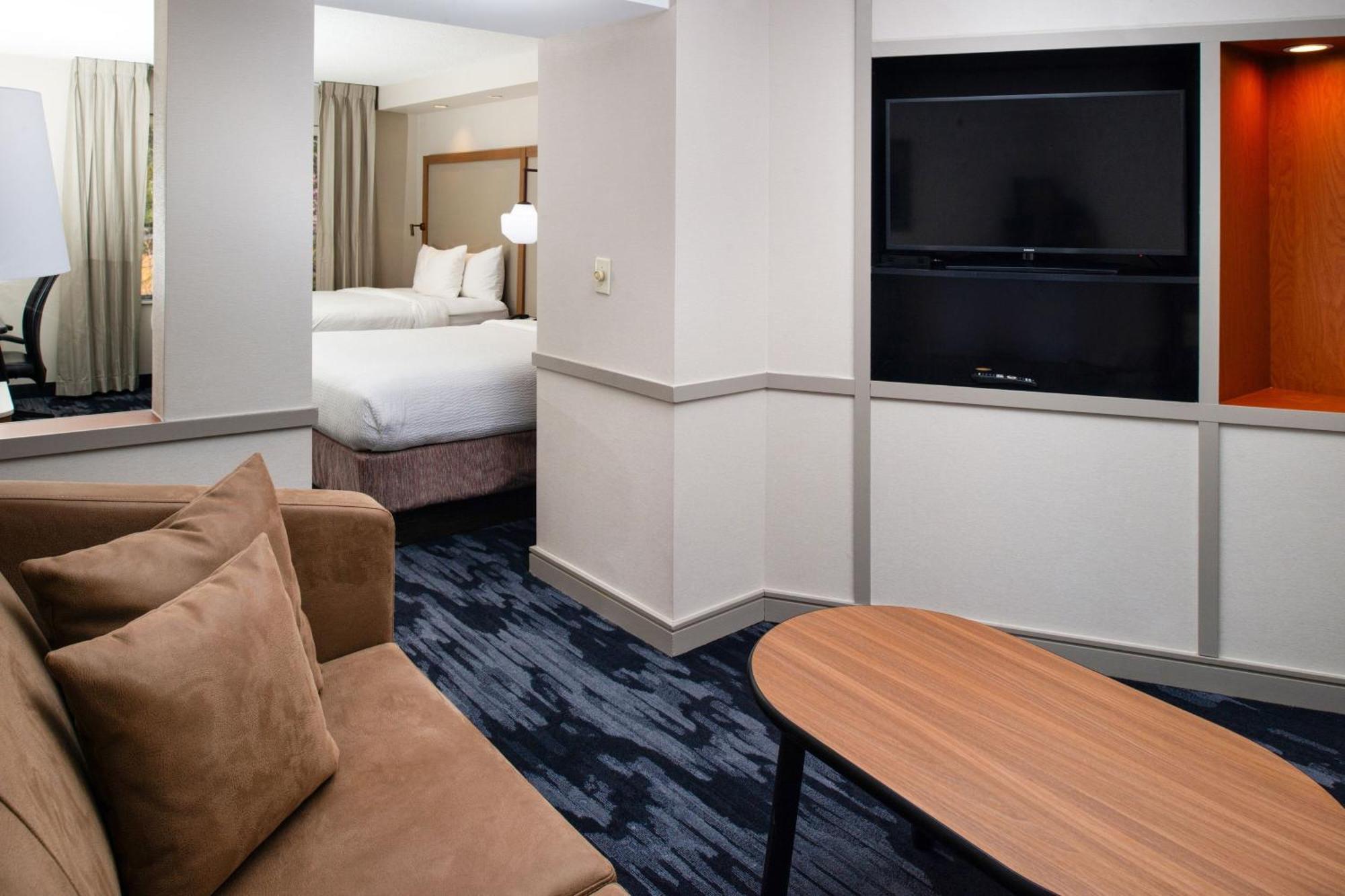 Fairfield Inn & Suites Greensboro Wendover Екстер'єр фото
