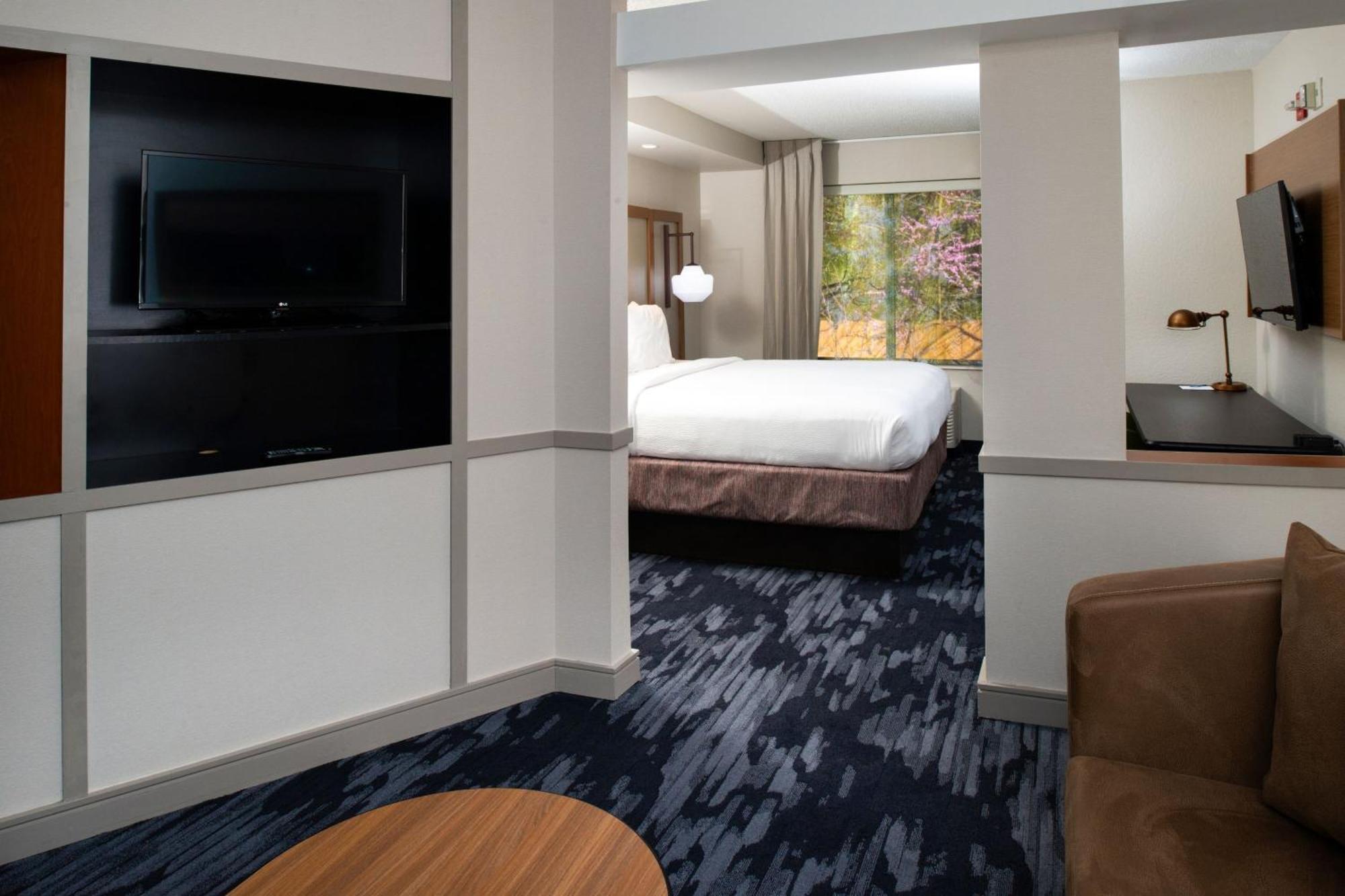 Fairfield Inn & Suites Greensboro Wendover Екстер'єр фото