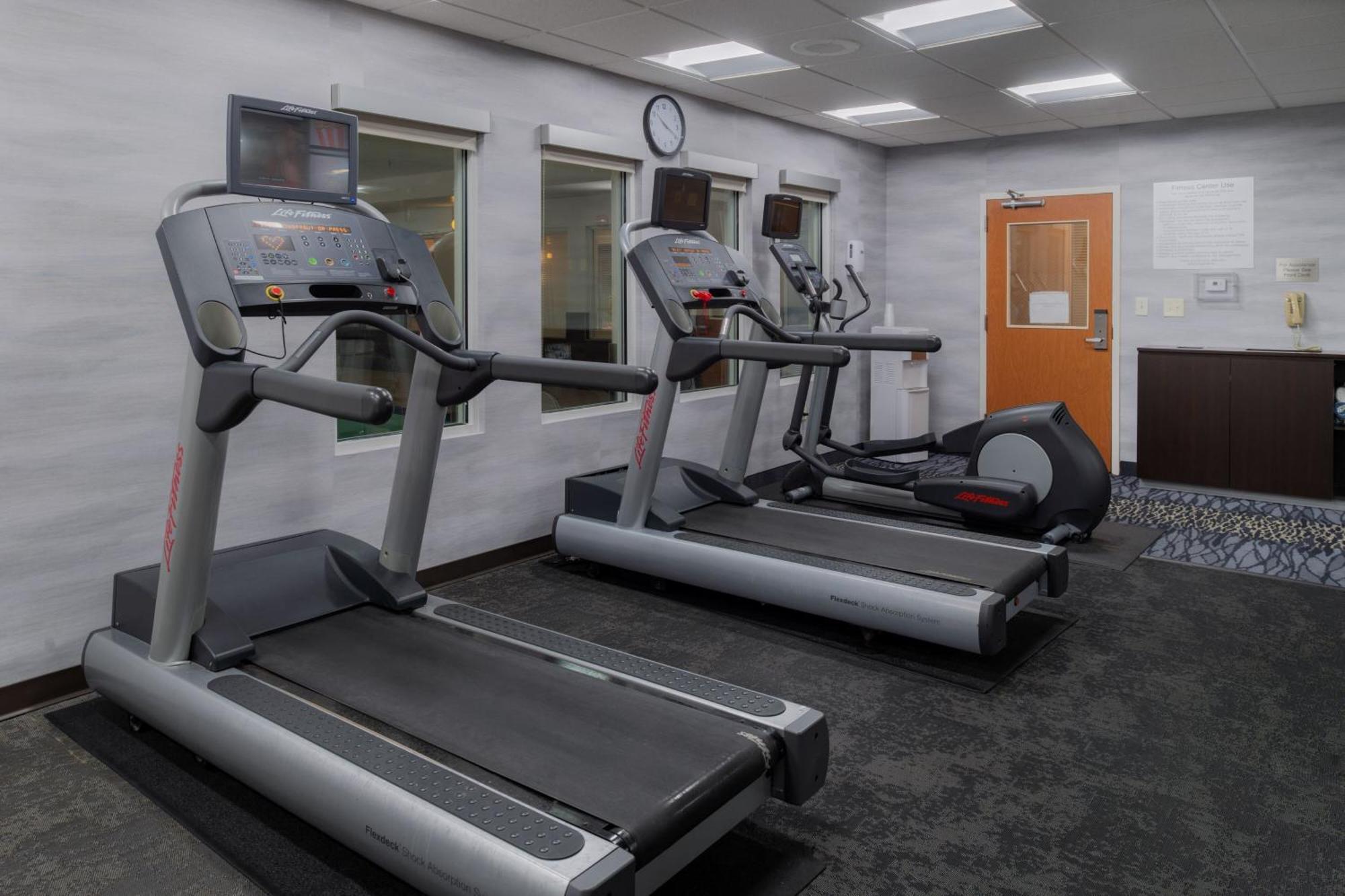 Fairfield Inn & Suites Greensboro Wendover Екстер'єр фото