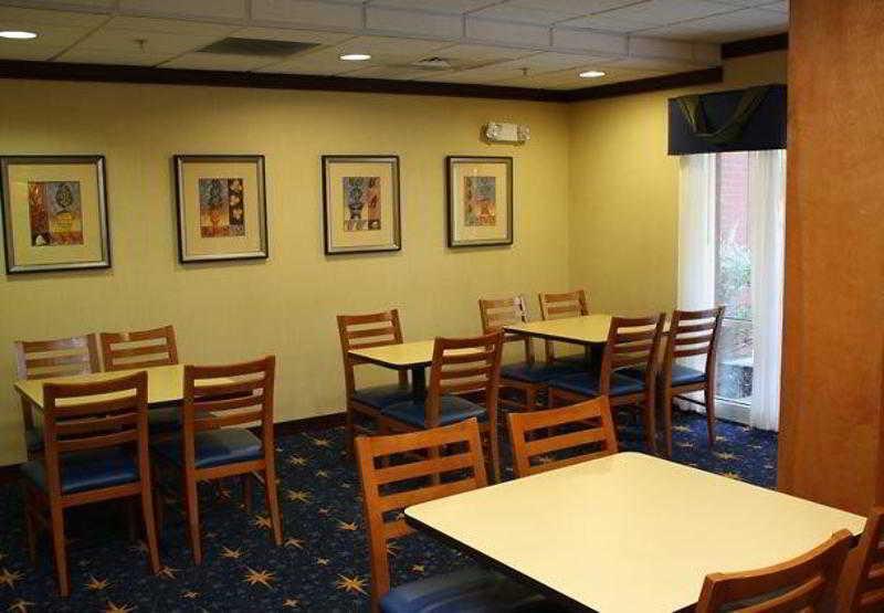 Fairfield Inn & Suites Greensboro Wendover Екстер'єр фото