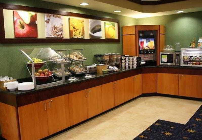 Fairfield Inn & Suites Greensboro Wendover Екстер'єр фото