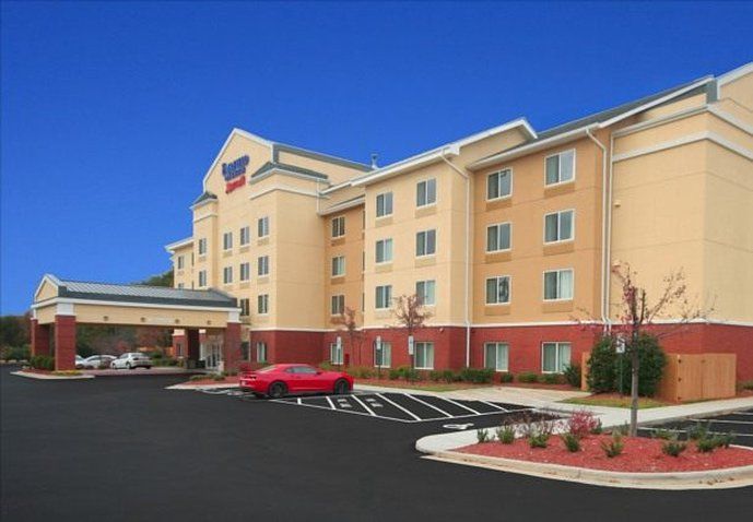 Fairfield Inn & Suites Greensboro Wendover Екстер'єр фото